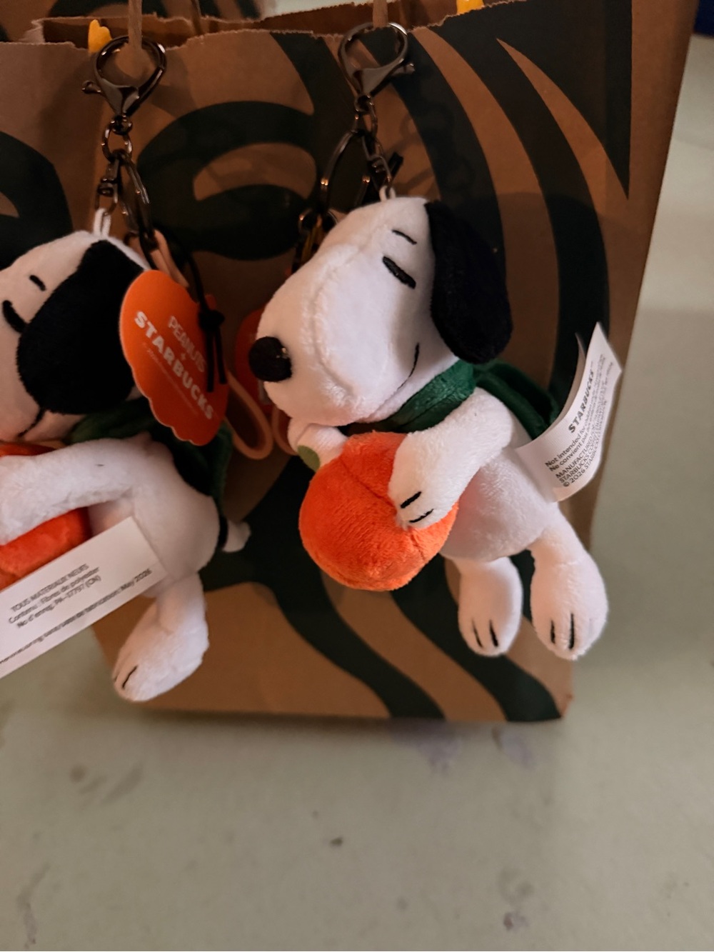 Starbucks limited edition snoopy bag charm/key chain
